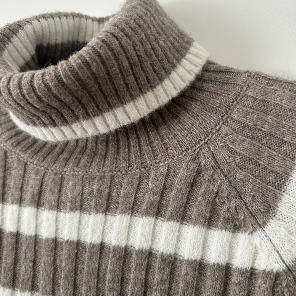 H&M Rib-Knit Turtleneck Long Sleeve Striped Boxy Fall Sweater - Picture 5 of 9